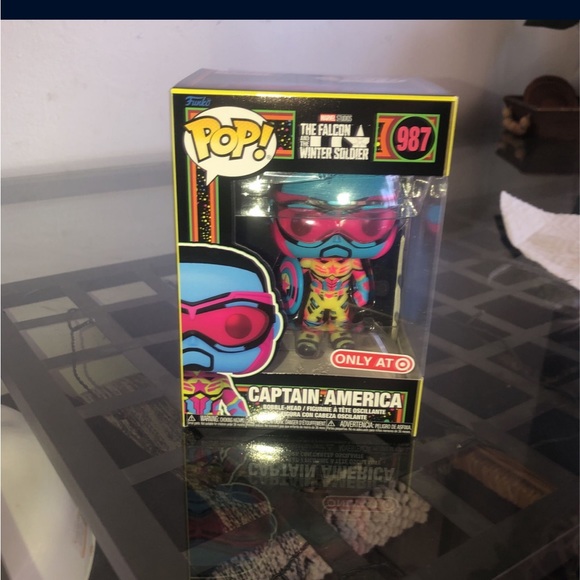 Funko pop blacklight Captain America #987 - Picture 6 of 6